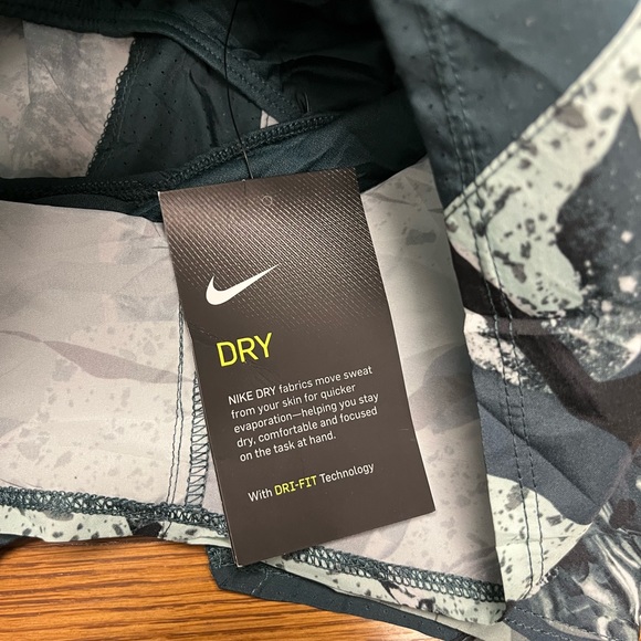 Nike Running Shorts - Picture 3 of 6